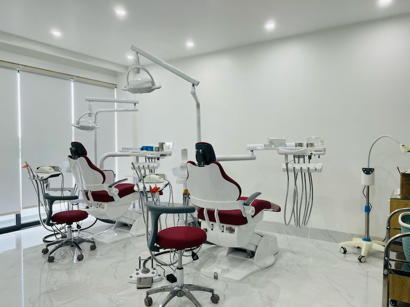 TOP 5 nha khoa có dịch vụ bọc răng sứ ở Huế chất lượng Mỗi phòng điều trị bố trí 1-2 ghế nha coi trọng sự riêng tư khách hàng