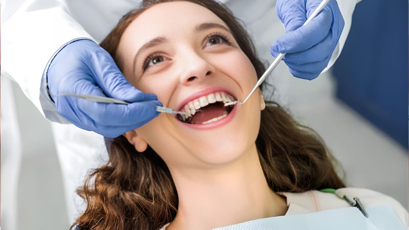 Hàm duy trì sau niềng răng giá bao nhiêu? 4 yếu tố ảnh hưởng Tay nghề bác sĩ hay phòng khám ảnh hưởng lớn đến chi phí hàm duy trì