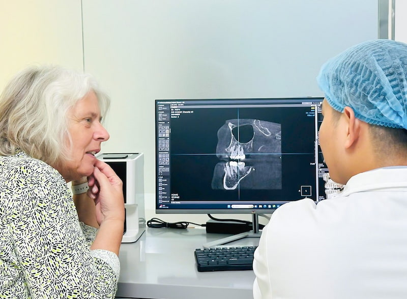 Hệ thống nha khoa Medlatec - MedDental: Chuyên gia chăm sóc răng miệng an toàn và tận tâm Nha khoa xây dựng phác đồ 1:1 dựa trên tình trạng, dữ liệu chẩn đoán và nhu cầu