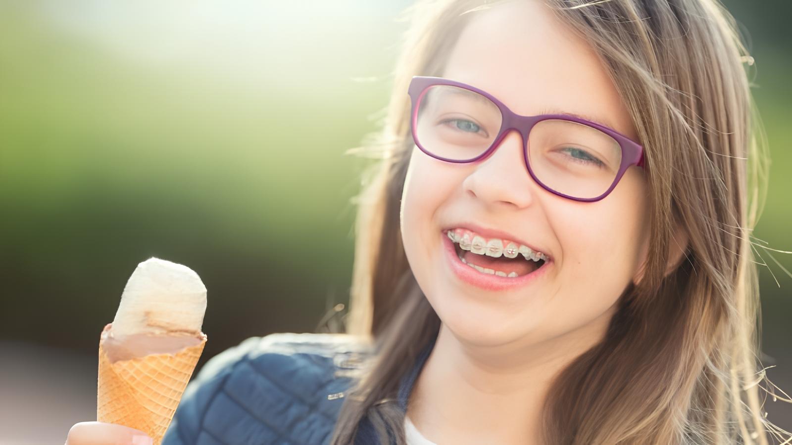 Niềng răng có được ăn kem không? Cách ăn kem an toàn Niềng răng có được ăn kem không? Người niềng răng có thể ăn kem bình thường