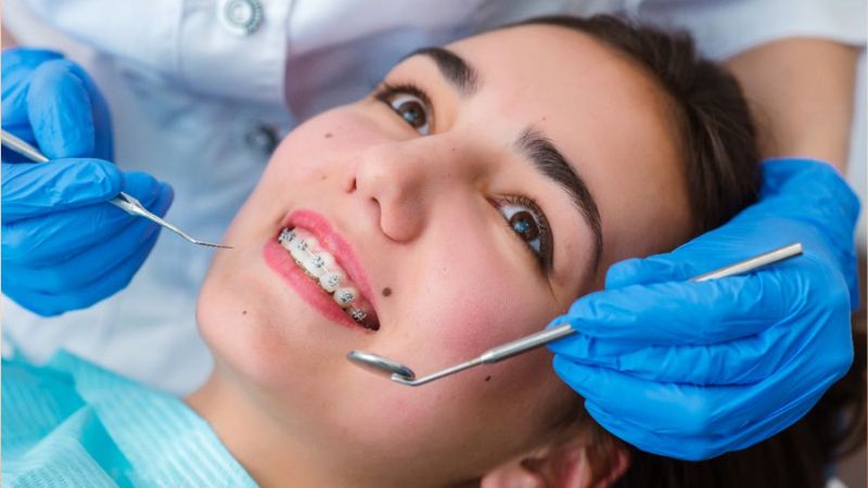 Niềng răng móm giá bao nhiêu? Chi tiết giá từng phương pháp Trường hợp niềng răng móm tái khám nhiều lần phải chi trả mức phí cao hơn bình thường