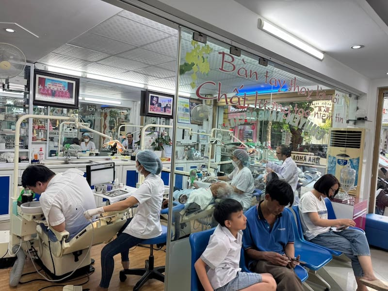 5 Địa chỉ niềng răng ở Ninh Bình uy tín, chất lượng nhất Nha khoa Khoa Đạt sở hữu đội ngũ bác sĩ chuyên môn cao, giàu kinh nghiệm