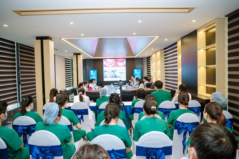 5 Địa chỉ niềng răng ở Ninh Bình uy tín, chất lượng nhất Bác sĩ NBi cập nhật kiến thức mới và tiếp cận xu hướng chỉnh nha hiện đại