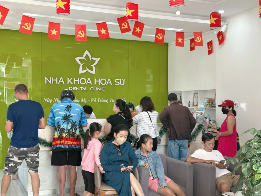 5 Nha khoa trồng răng sứ ở Vũng Tàu chất lượng đáng trải nghiệm Phòng khám Hoa Sứ là “cái tên” quen thuộc với đông đảo người dân Vũng Tàu