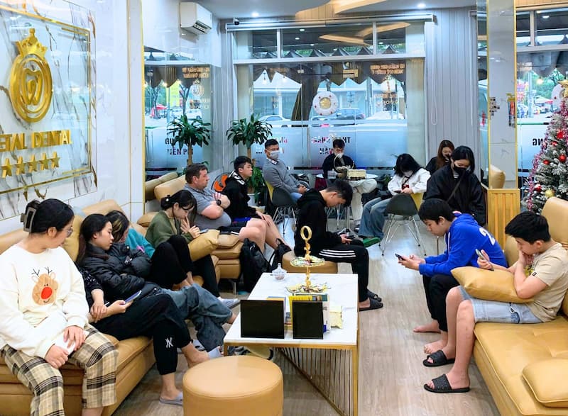 Review chi tiết 5 địa chỉ trồng răng sứ tại Đà Nẵng uy tín Metal được đông đảo khách hàng đánh giá cao chất lượng điều trị