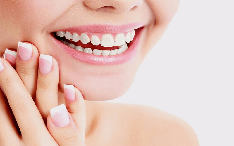 Trồng răng sứ titan có tốt không? Ai nên trồng? Răng sứ Titan có khả năng chịu lực tốt gấp 2 lần răng thường