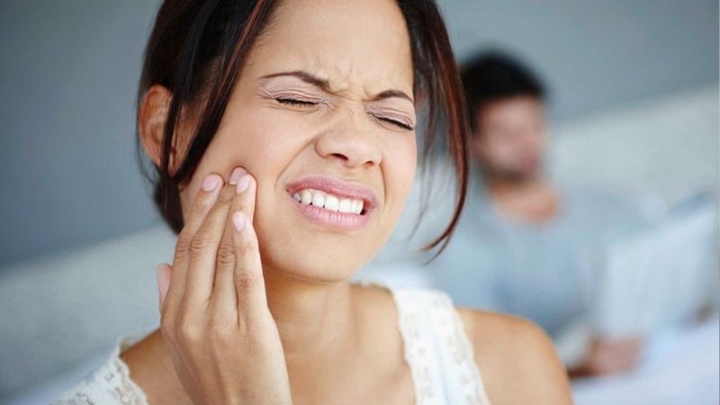 Đau răng ngậm gì để giảm đau nhanh và an toàn? Bác sĩ đáp Với trường hợp cơn đau răng dữ dội việc ngậm không còn tác dụng