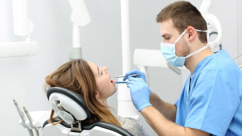 Giá điều trị viêm nha chu bao nhiêu tiền? Cách tiết kiệm chi phí Giá điều trị viêm nha chu được áp dụng theo từng mức độ khác nhau