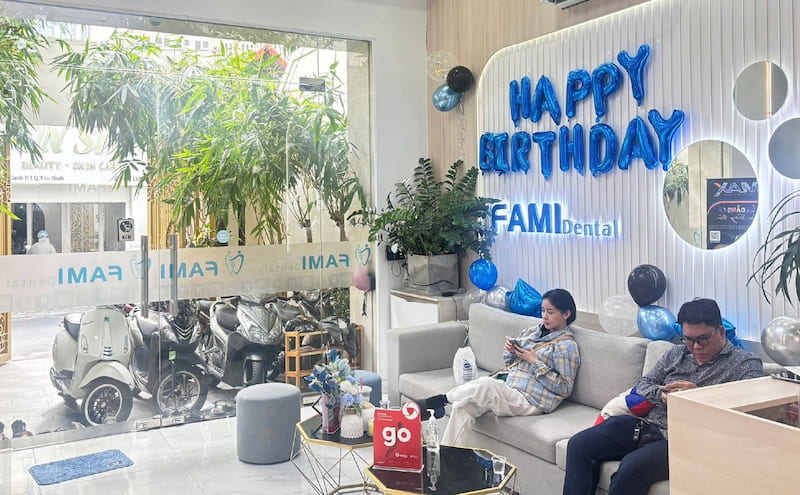 Review nha khoa ở quận Tân Bình được khách hàng tin chọn Fami tạo thiện cảm nhờ mô hình “coi khách hàng như người nhà”