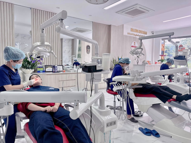 Review chi tiết 5 nha khoa Việt Trì chất lượng có nhiều lượt đề xuất Bác sĩ tại Minh Hoàng có khả năng xử lý linh hoạt hơn 10.000 ca lâm sàng