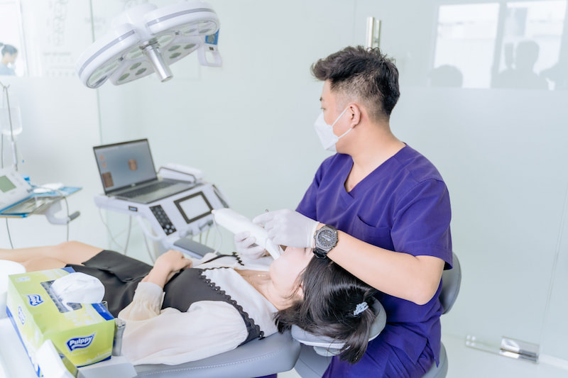 Uống thuốc giảm đau nướu răng gì để an toàn? Người bệnh đi nha khoa ngay nếu đau nướu kéo dài trên 2 ngày dù uống thuốc