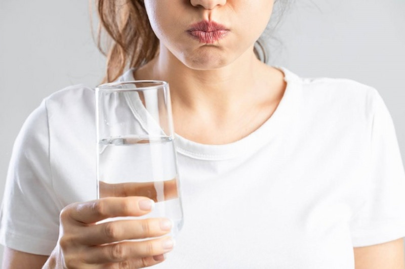 Các triệu chứng sau khi nhổ răng và cách ngừa biến chứng Súc miệng quá mạnh cũng dễ dẫn đến các biến chứng sau khi nhổ răng