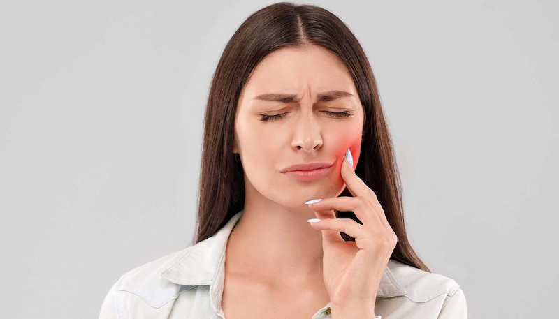 Nhổ răng bị nhiễm trùng: Dấu hiệu, nguyên nhân và phòng tránh Nếu sưng tấy hay sốt cao bạn nên quay lại nha khoa thăm khám