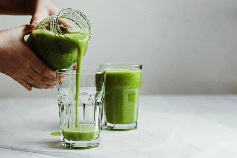 Nhổ răng khôn có đau không? Trường hợp nào đau nhiều? Ưu tiên cháo, súp, bún, mì mềm, sữa chua và các loại sinh tố từ trái cây, rau củ,...