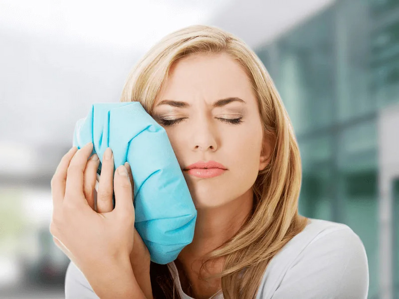 Nhổ răng khôn xong bị ngứa có bất thường không? Phải làm gì? Chườm lạnh là cách giảm ngứa nhanh chóng sau nhổ răng khôn