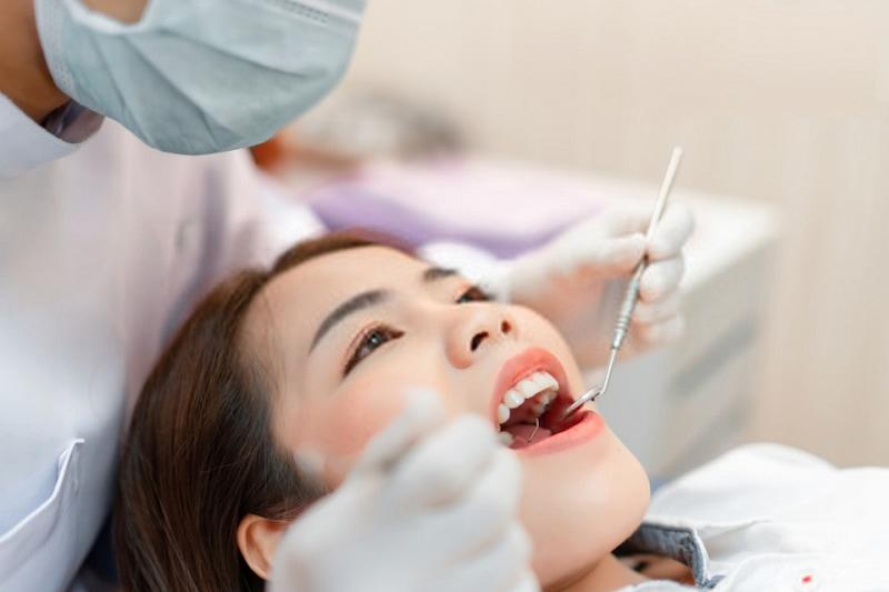 Nhổ răng số 8 bao lâu thì ăn được? Lưu ý khi ăn uống Sau 2 - 4 giờ nhổ răng số 8, bạn có thể ăn được