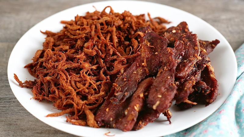 Nhổ răng số 8 kiêng ăn gì? Lưu ý khi ăn uống sau nhổ răng số 8 Tránh ăn thực phẩm dai cứng khi vừa nhổ răng số 8 xong