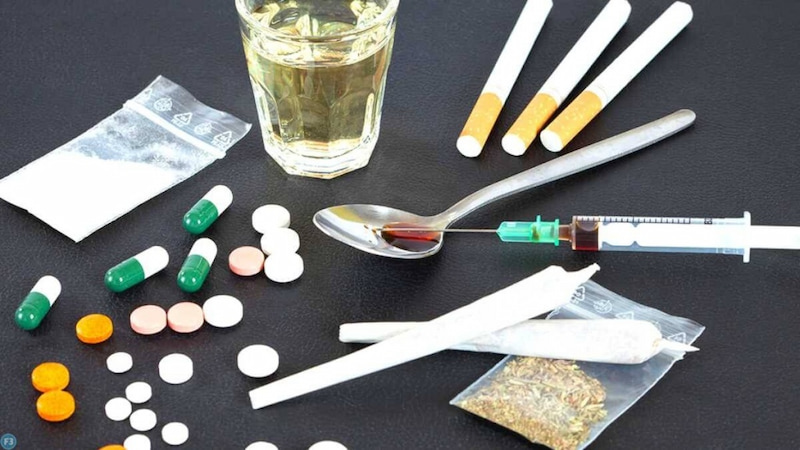 Nhổ răng số 8 kiêng ăn gì? Lưu ý khi ăn uống sau nhổ răng số 8 Tuyệt đối kiêng chất kích thích sau khi nhổ răng số 8