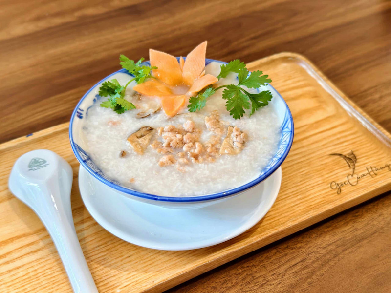 Nhổ răng số 8 xong nên ăn gì? Những thực phẩm cần tránh Cháo hay súp là thực phẩm nên ăn sau khi nhổ răng số 8