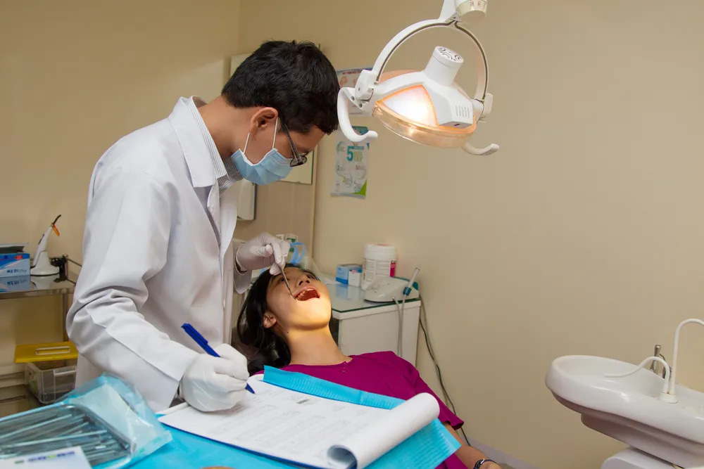 Niềng răng có được dùng bảo hiểm y tế không? Cách tối ưu chi phí Trước khi niềng răng nên lựa chọn cơ sở nha khoa uy tín để hạn chế rủi ro và tối ưu chi phí