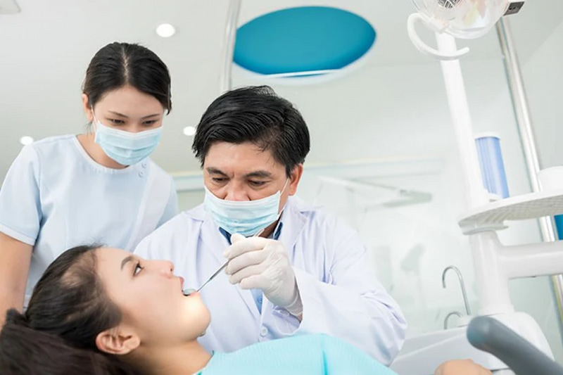 Răng hô nên niềng hay bọc sứ? So sánh 2 phương pháp Chọn cơ sở nha khoa uy tín để thực hiện niềng răng hoặc bọc sứ